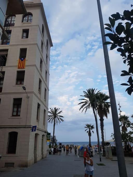 A Un Solo Paso Del Mar Barcelona